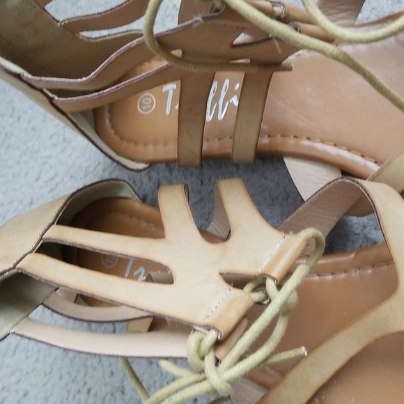 Traffic Women's Sandals - Picture 3 of 11